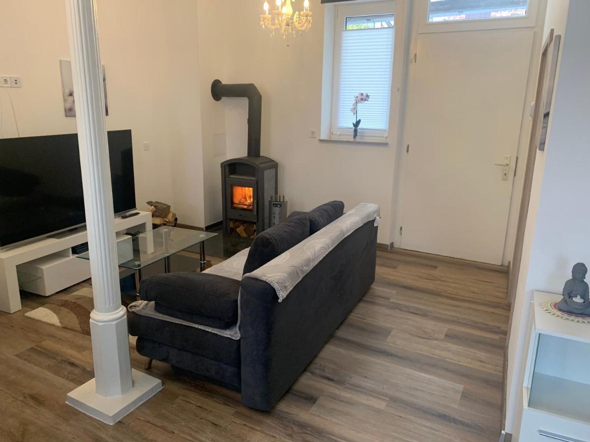 Schöne kleine Einraumwohnung mit Küche und Kamin in Holzthaleben Helbedundorf Exterior foto